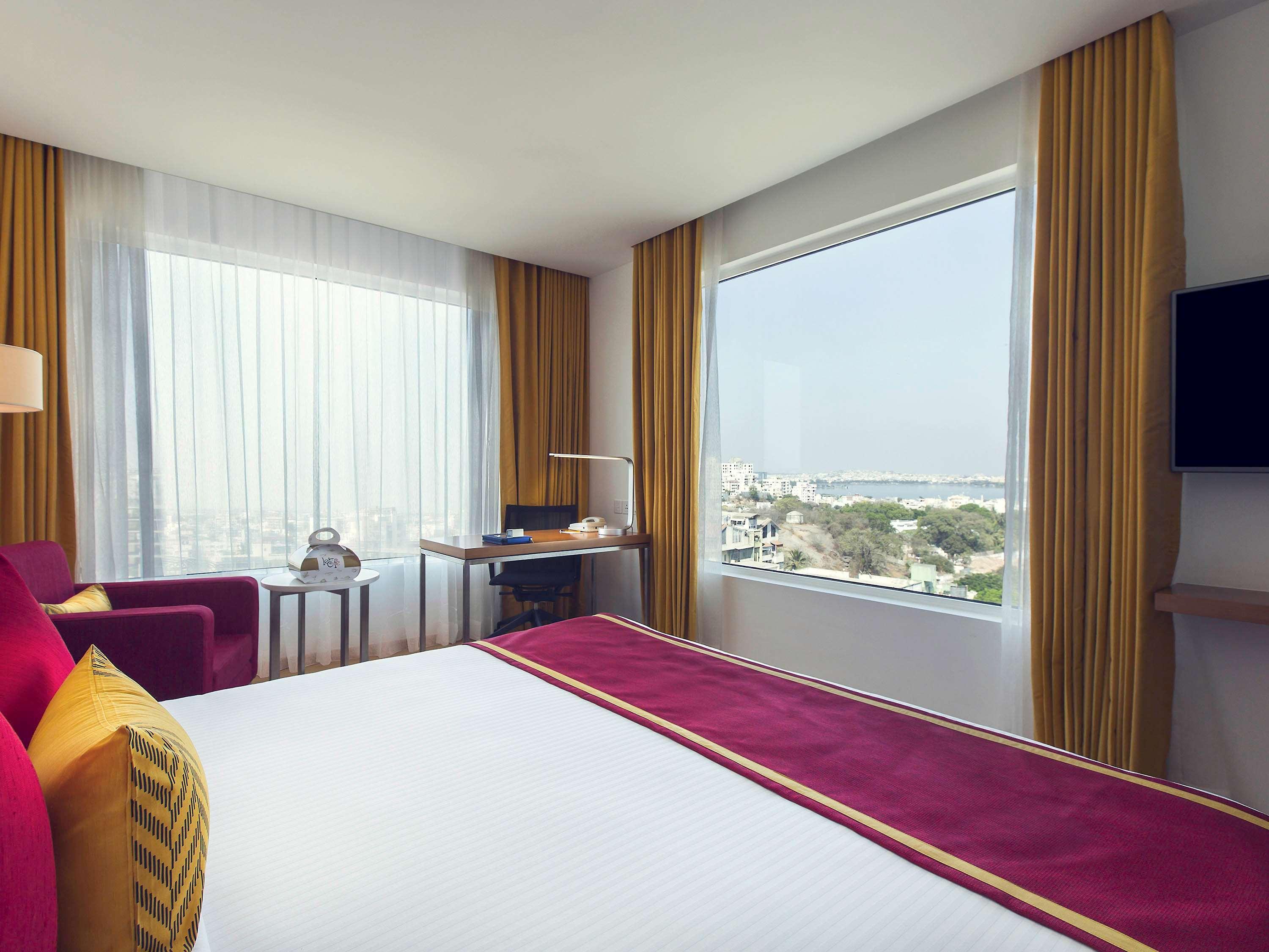 ميركيور حيدر أباد كي سي بي - فنادق أكور براند المظهر الخارجي الصورة A room at the hotel