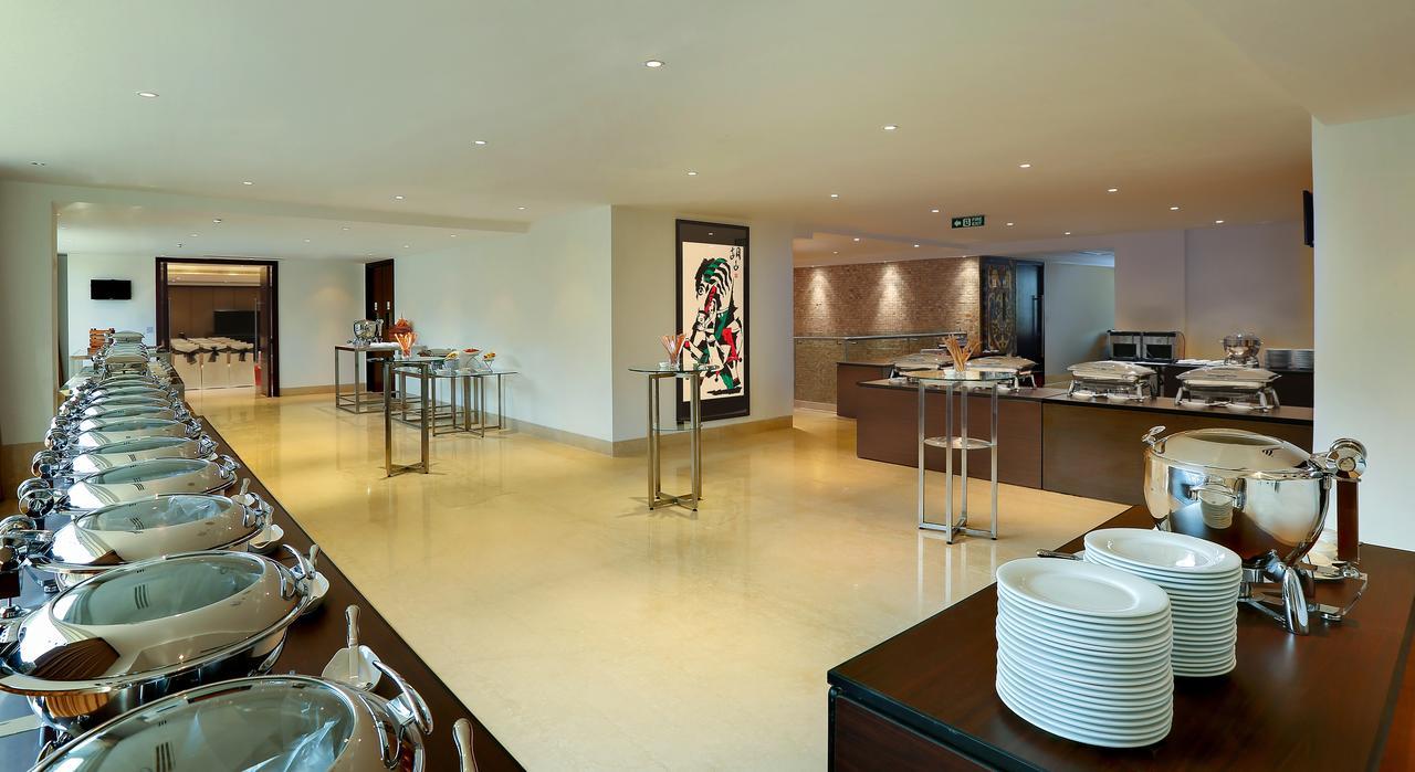 ميركيور حيدر أباد كي سي بي - فنادق أكور براند المظهر الخارجي الصورة The interior of the lounge